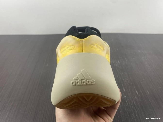 700 HP5425 Yeezy V3 Adidas Safflower Mono 0715